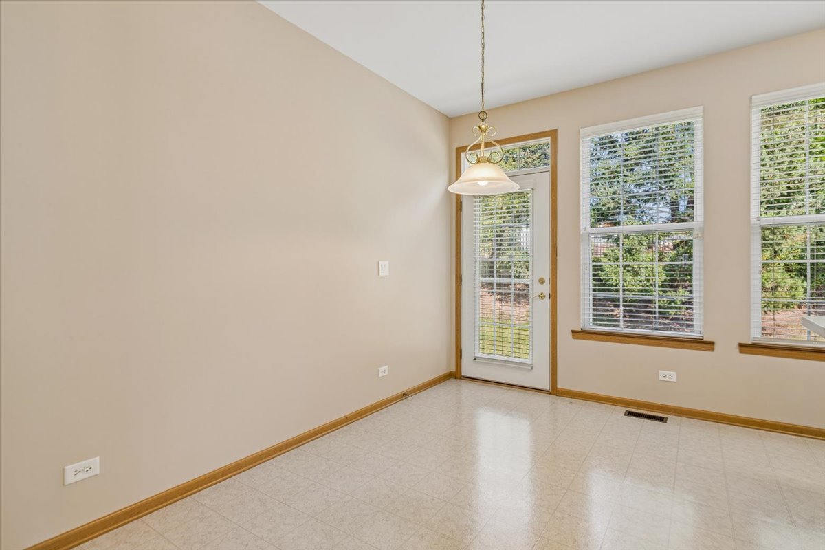 350 Woodhill Drive Property Photo 10