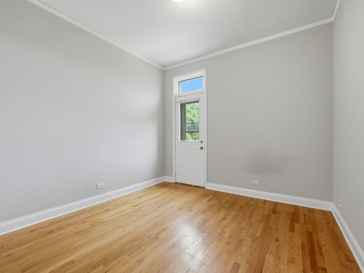 5412 S University Avenue 3s Property Photo 2