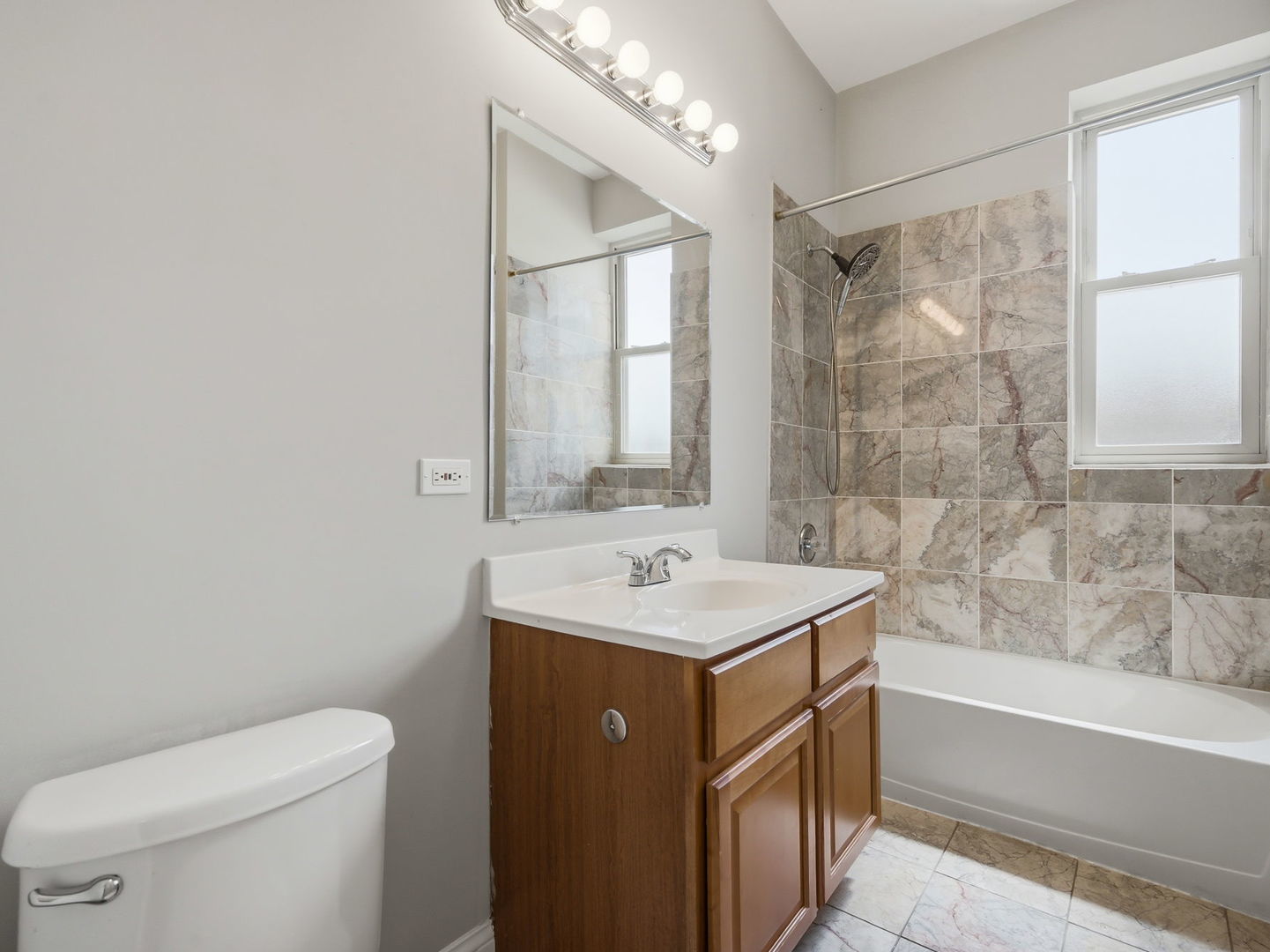 5412 S University Avenue 3s Property Photo 6