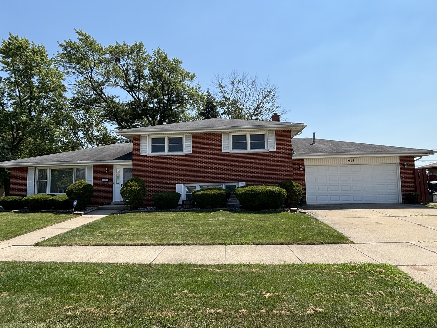 913 E 169th Street Property Photo 1