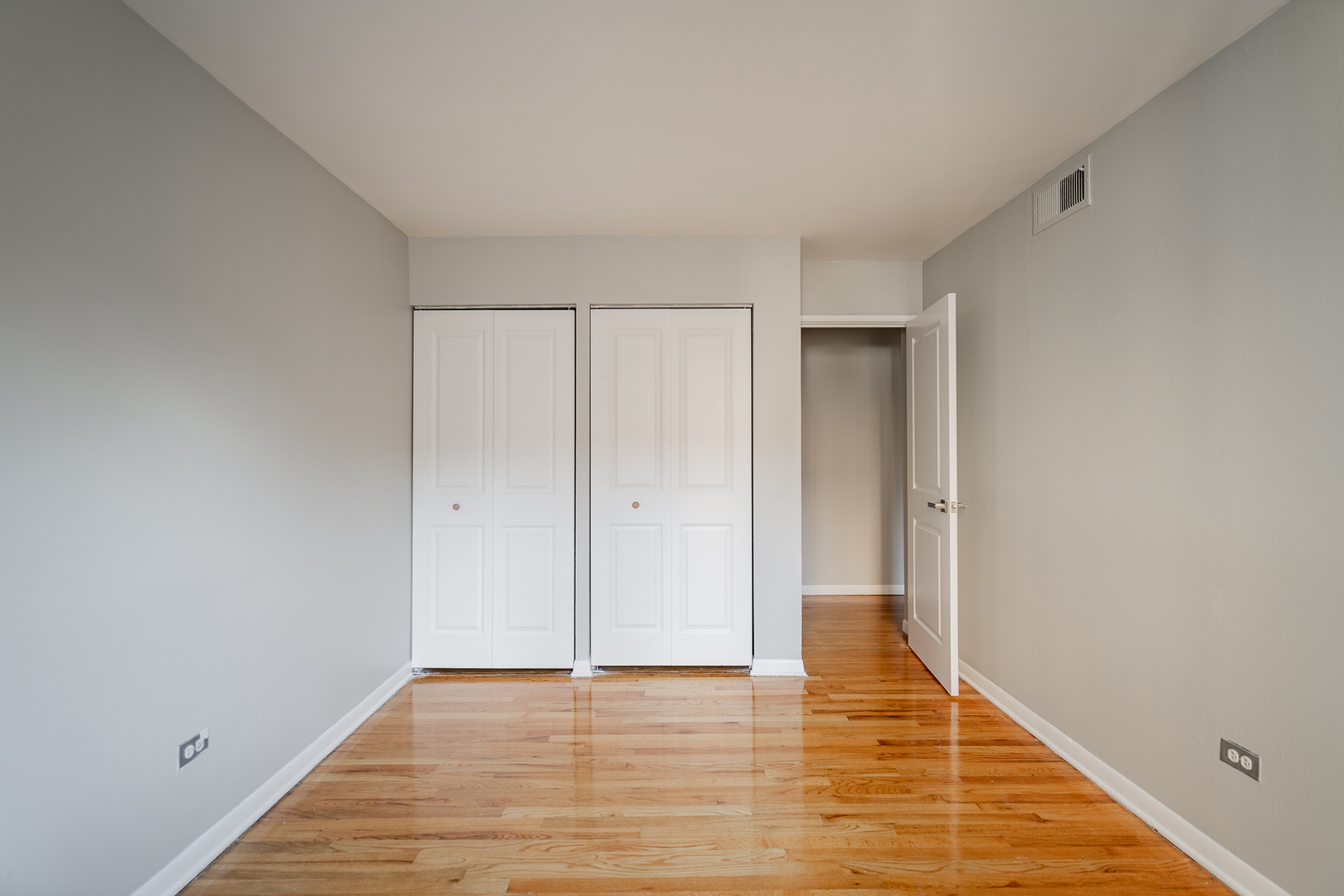 541 W Oakdale Avenue 312 Property Photo 10