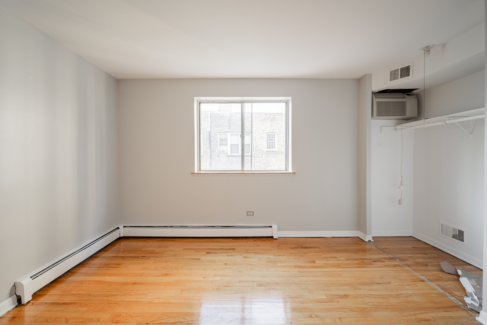 541 W Oakdale Avenue 312 Property Photo 13