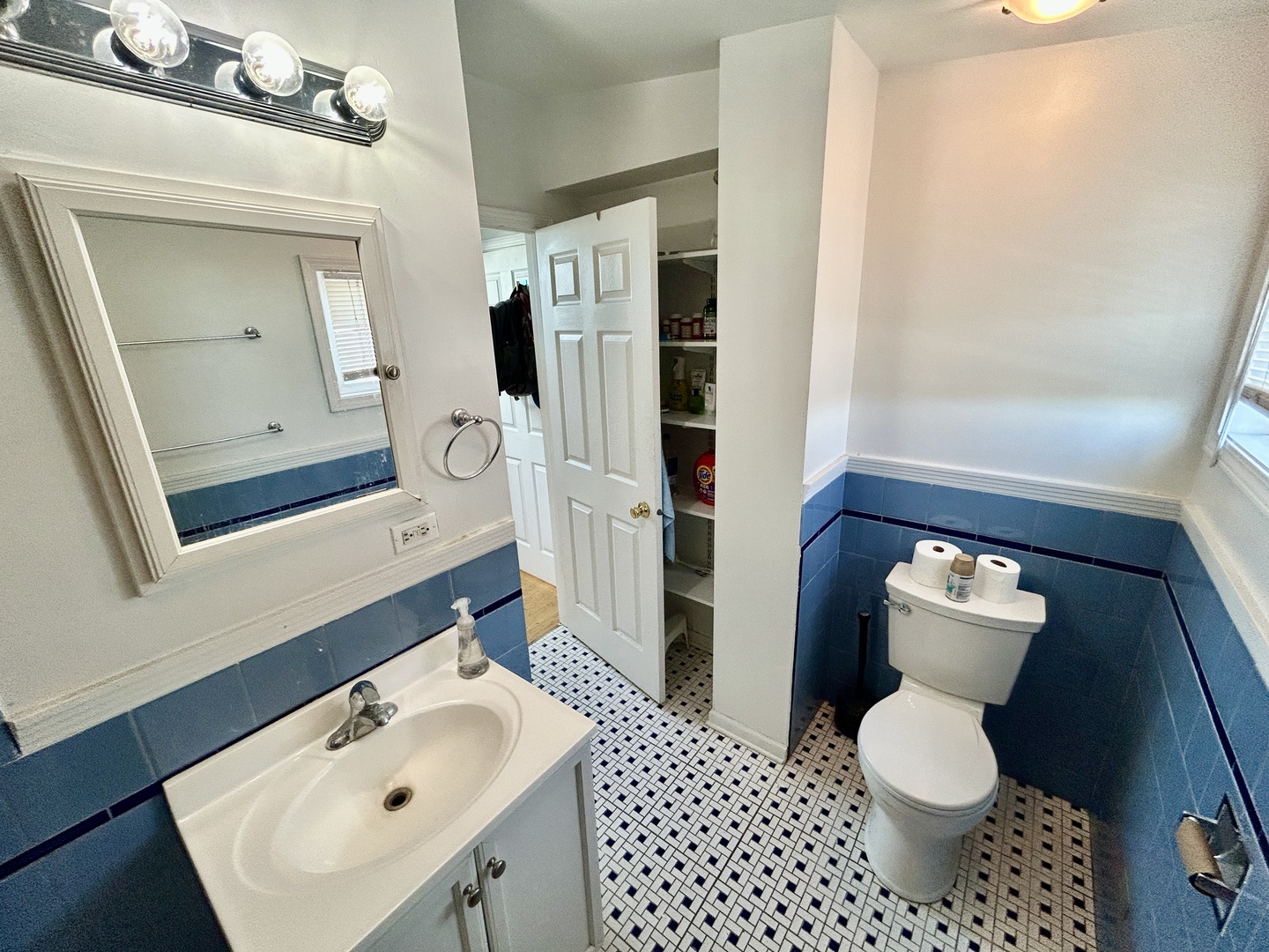 3033 N Racine Avenue 3 Property Photo 29