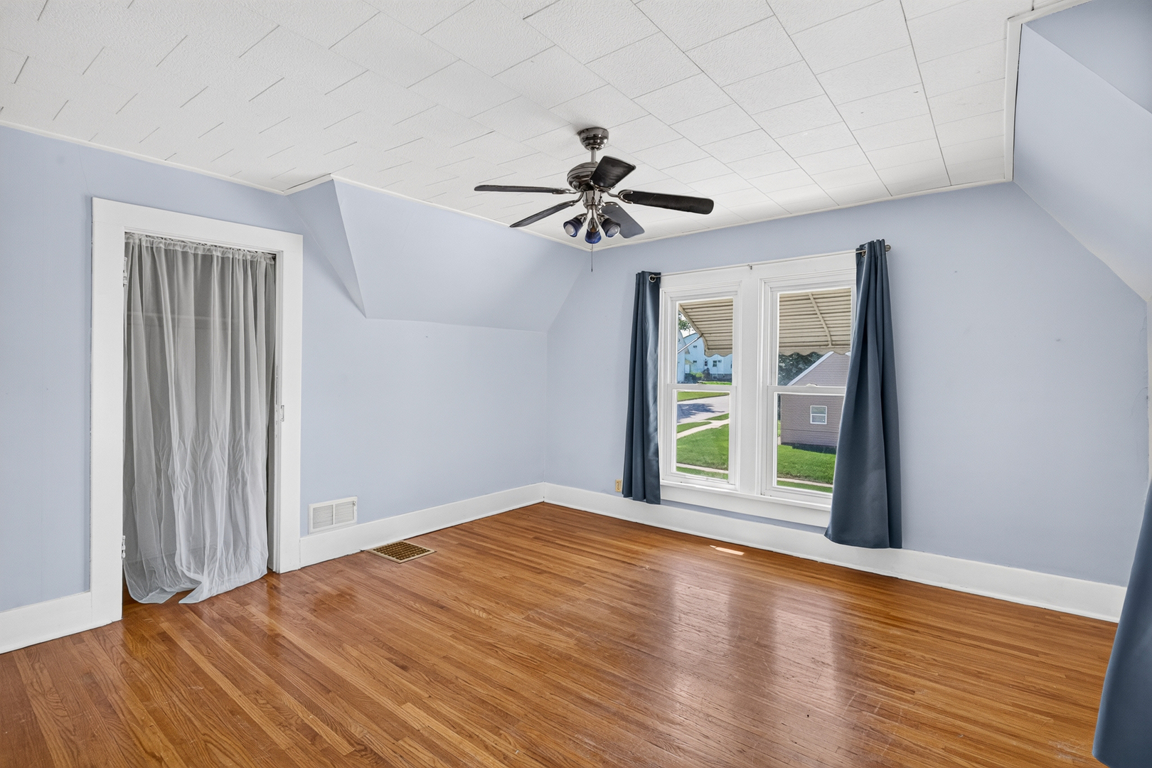 202 Apple Street Property Photo 18