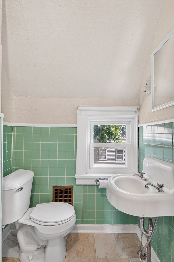 202 Apple Street Property Photo 22