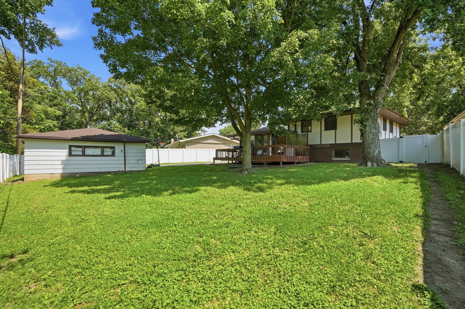 2816 188th Street Property Photo 26