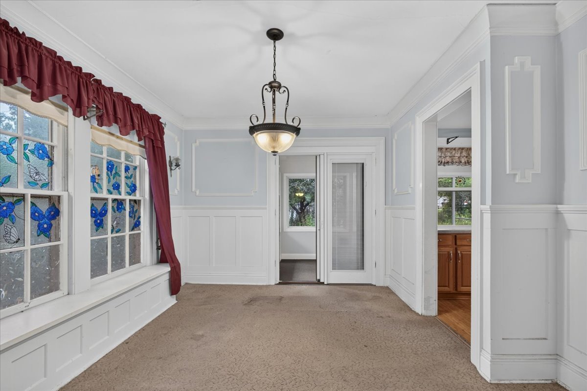 732 John Street Property Photo 13