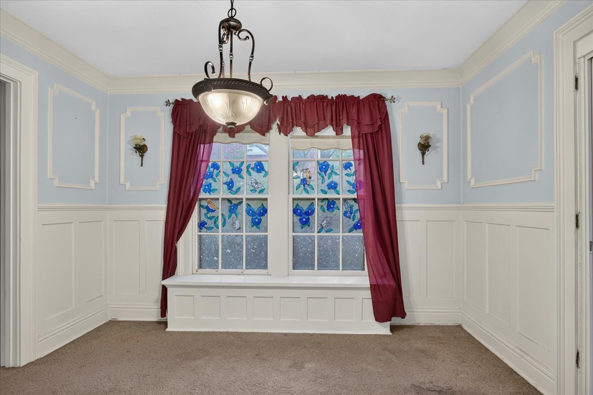 732 John Street Property Photo 14