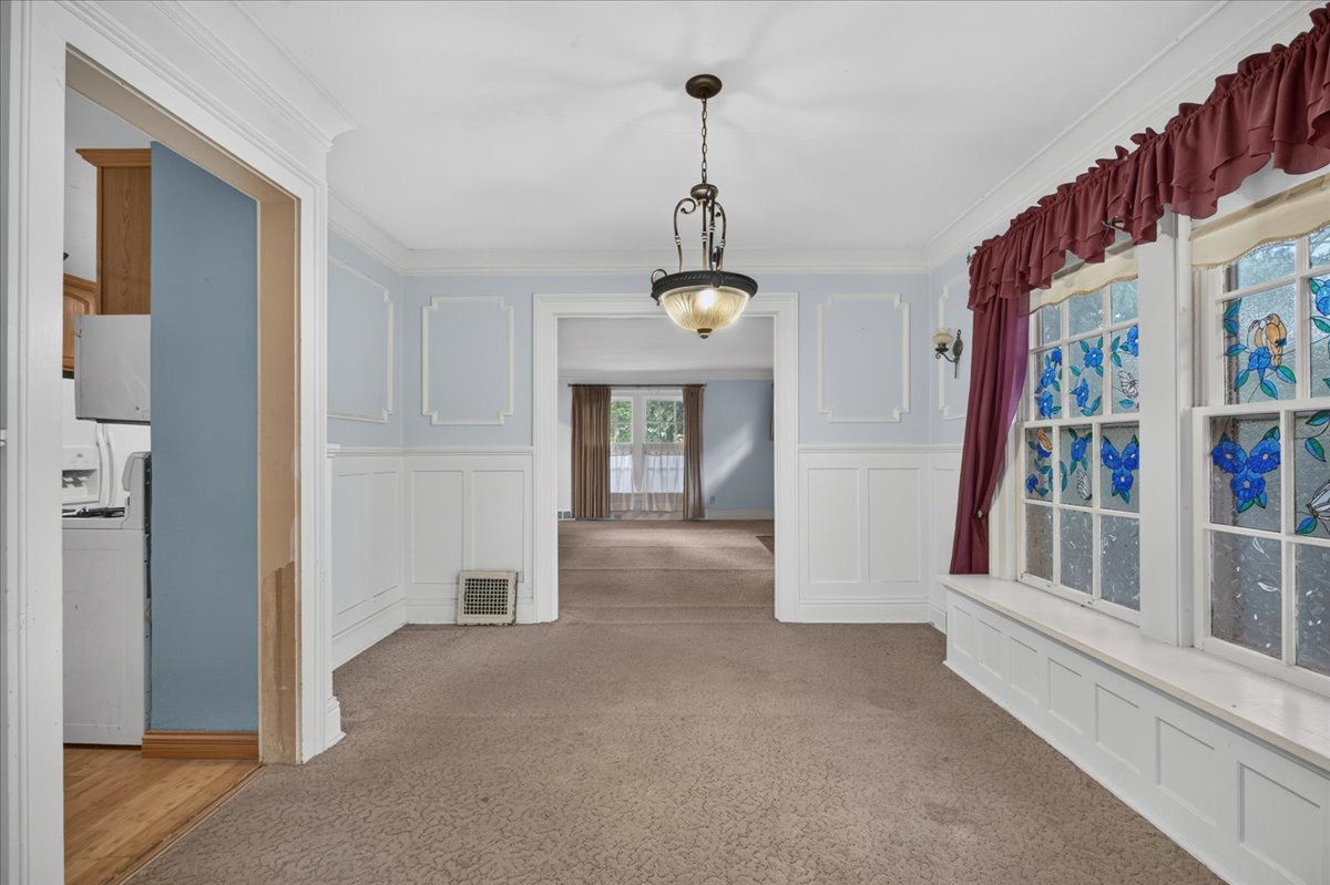 732 John Street Property Photo 15