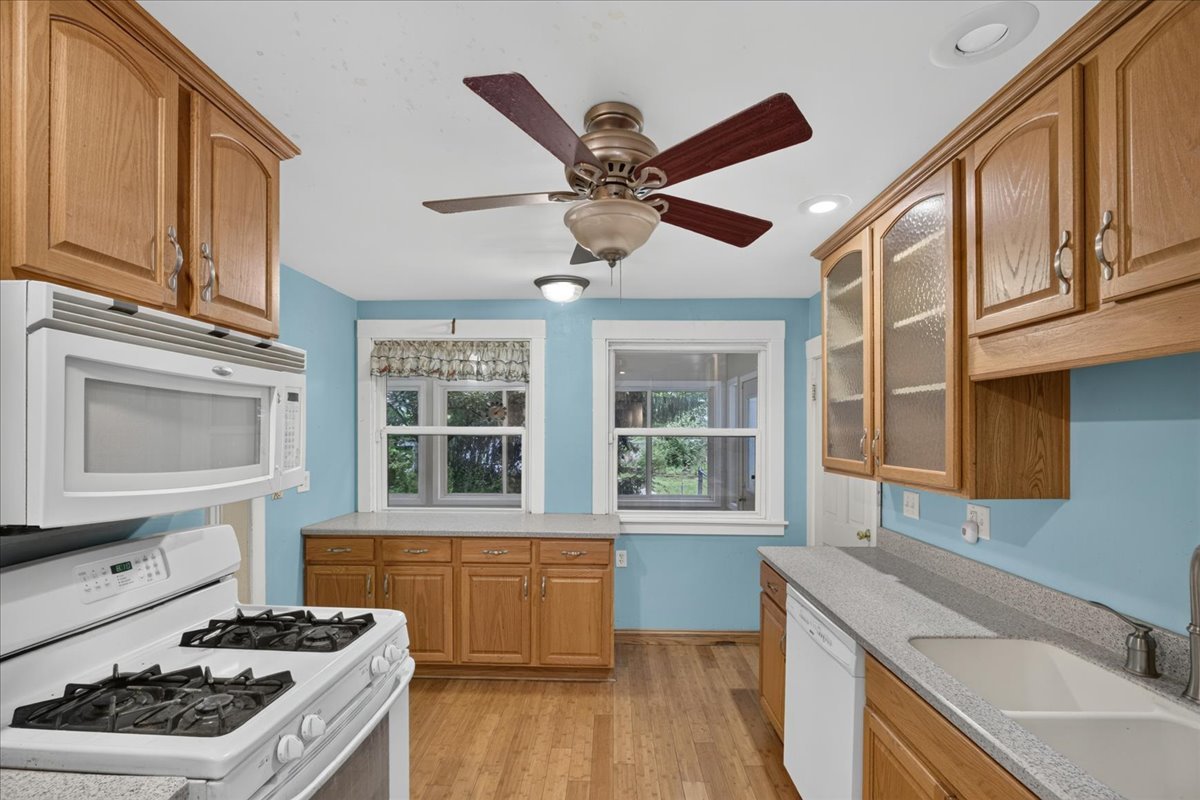 732 John Street Property Photo 19