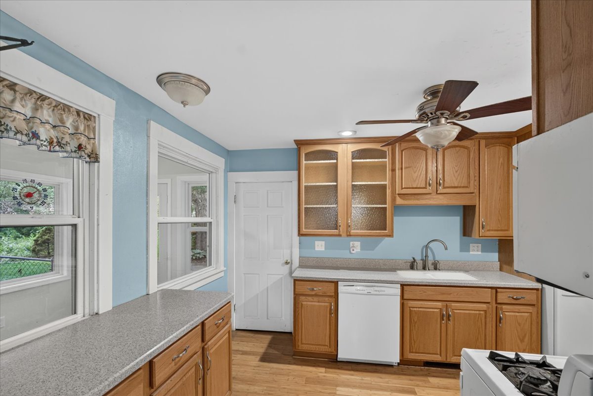 732 John Street Property Photo 20