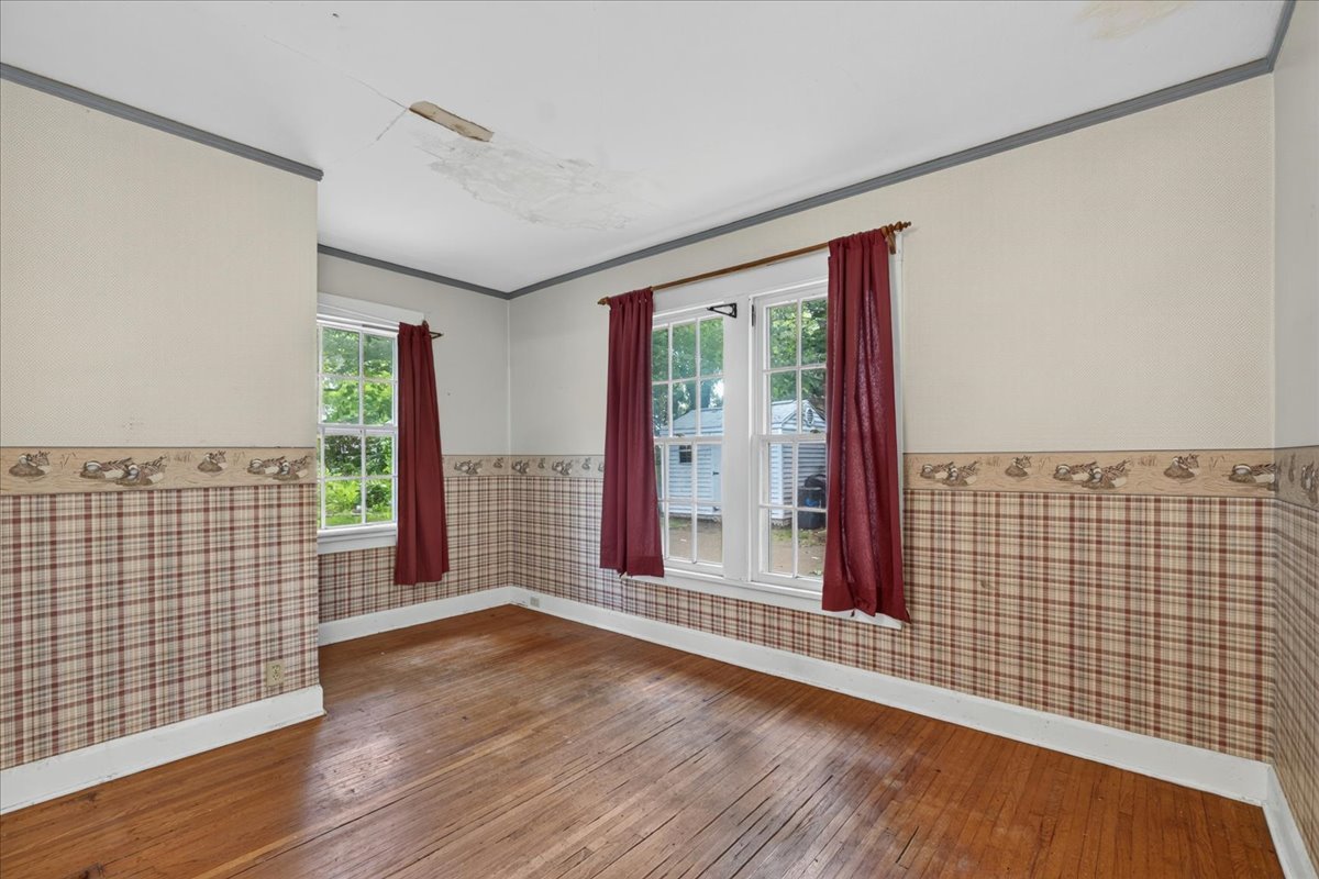 732 John Street Property Photo 24