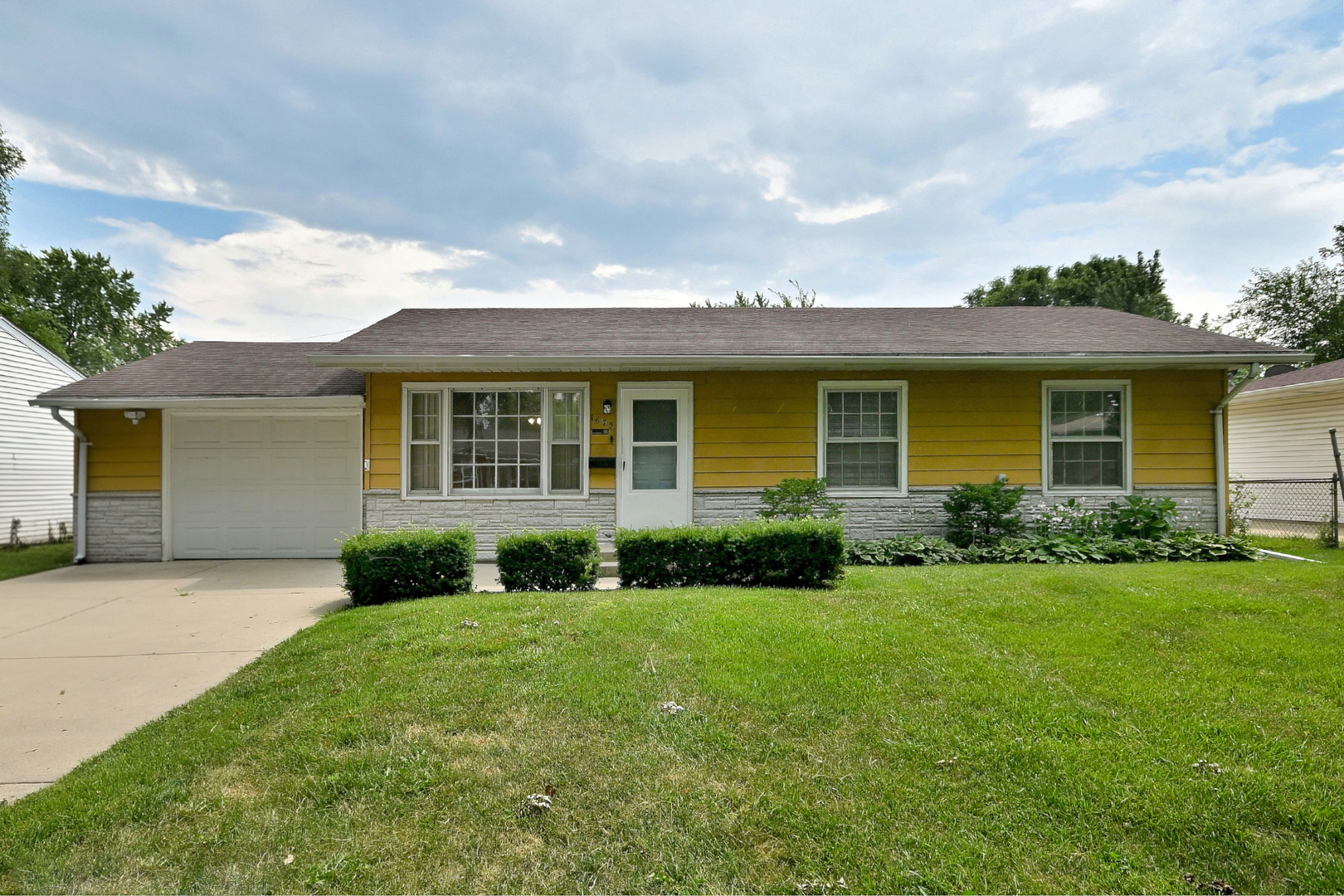 1675 Evergreen Avenue Property Photo 1