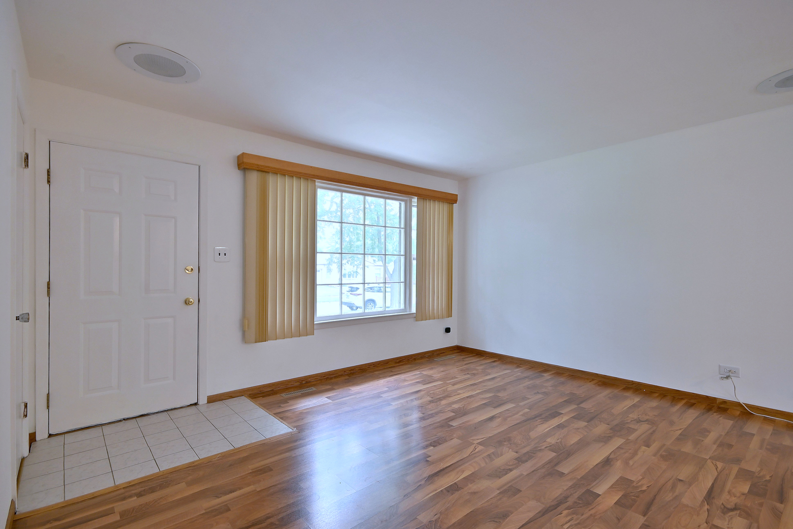 1675 Evergreen Avenue Property Photo 3