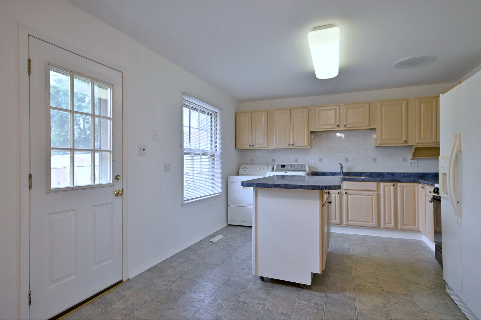 1675 Evergreen Avenue Property Photo 8