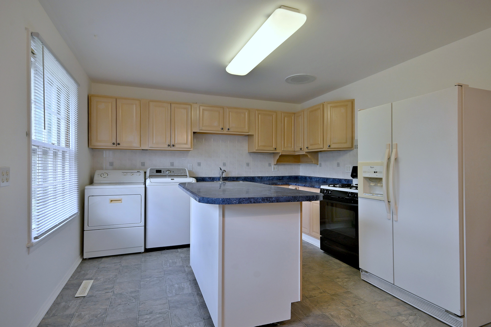 1675 Evergreen Avenue Property Photo 9
