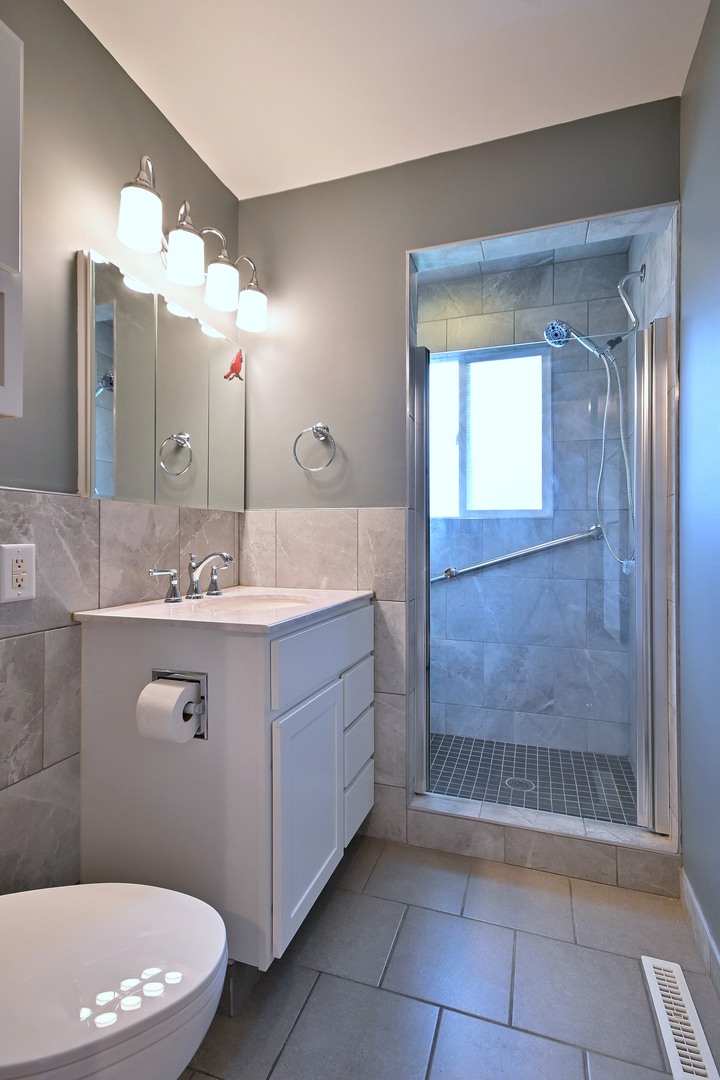 1675 Evergreen Avenue Property Photo 12