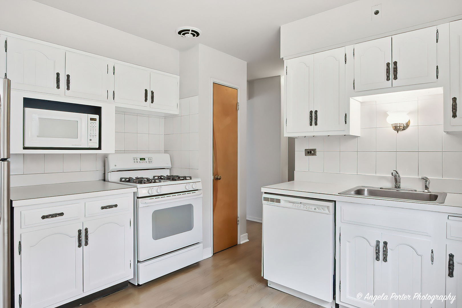 4912 Crain Street B Property Photo 6