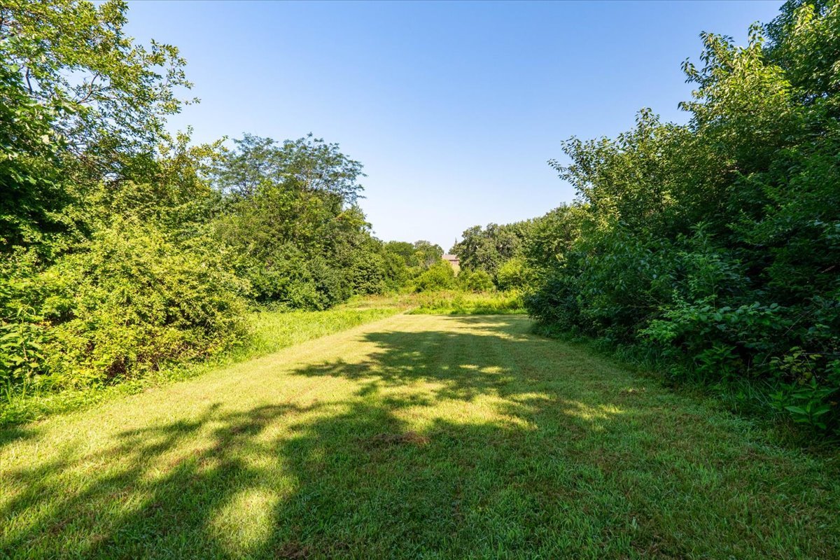 28 Burr Oaks Lane Property Photo 6