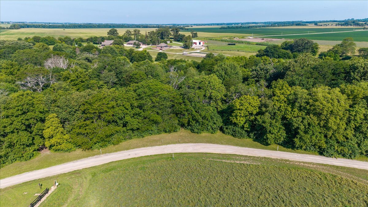 28 Burr Oaks Lane Property Photo 9
