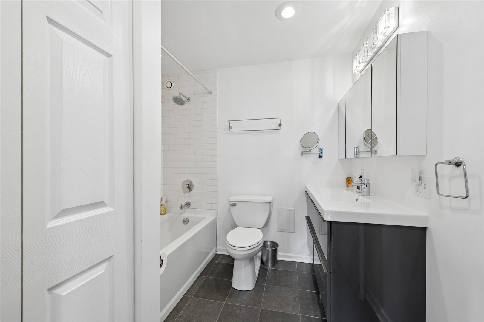 40 E 9th Street 1616 Property Photo 15