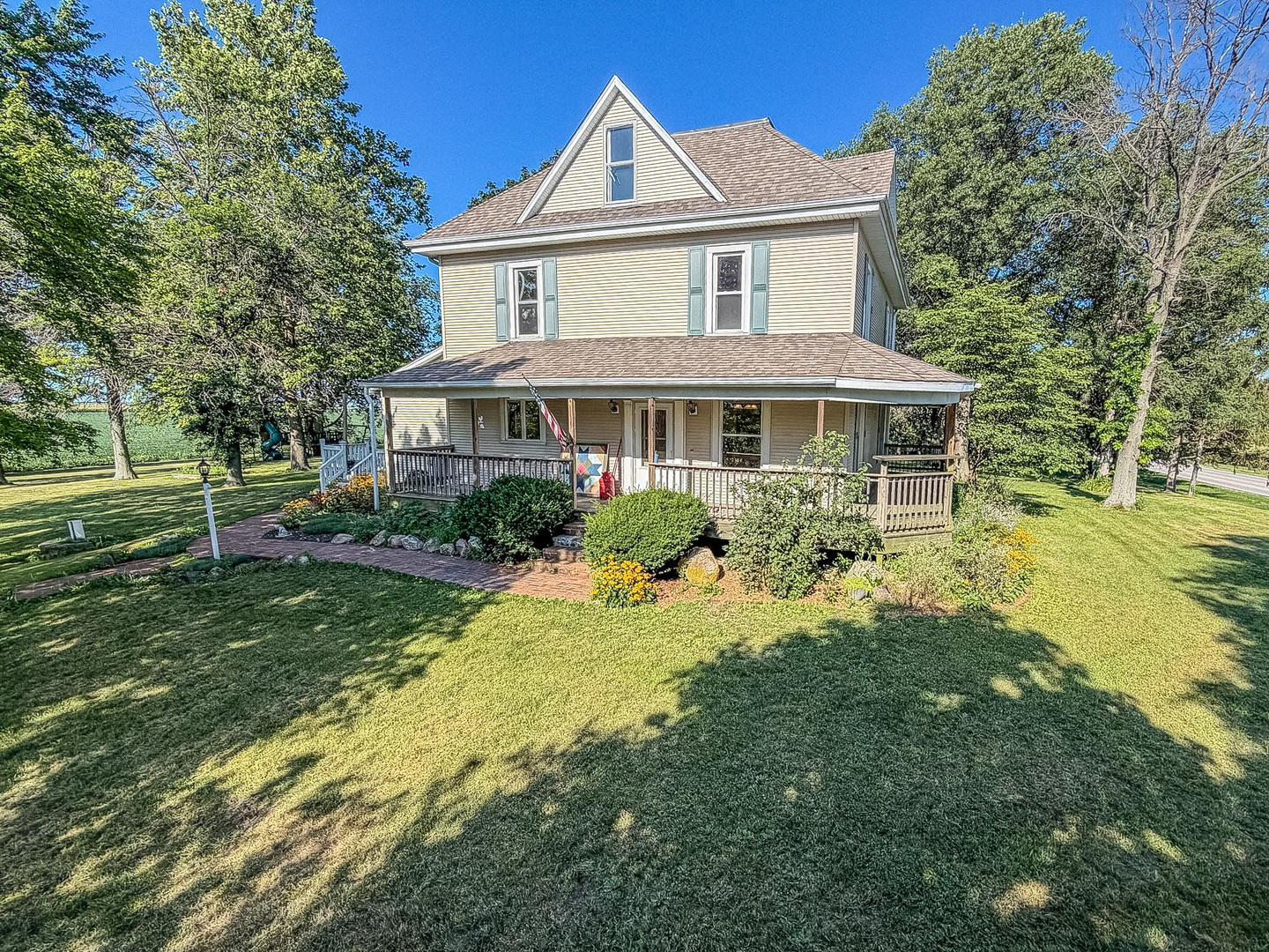 23 E 1500 North Road Property Photo 1