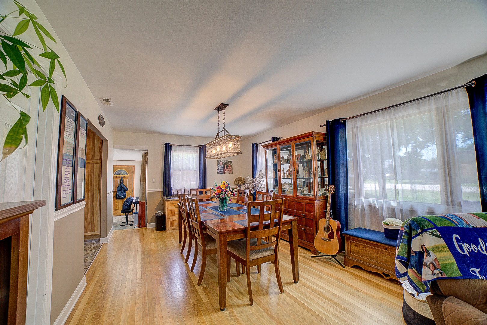 830 E Elm Street Property Photo 4