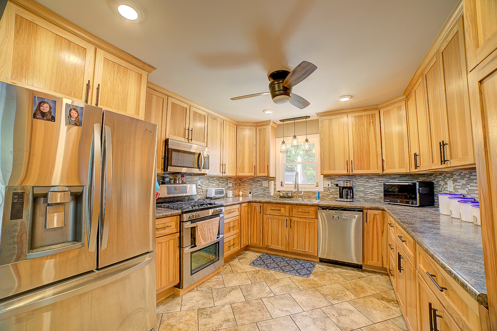 830 E Elm Street Property Photo 9