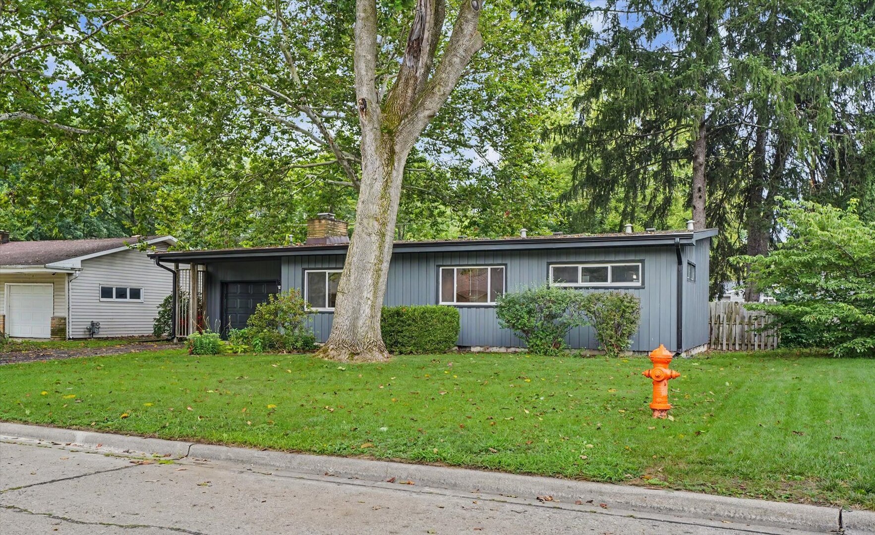 1612 Chevy Chase Drive Property Photo 2