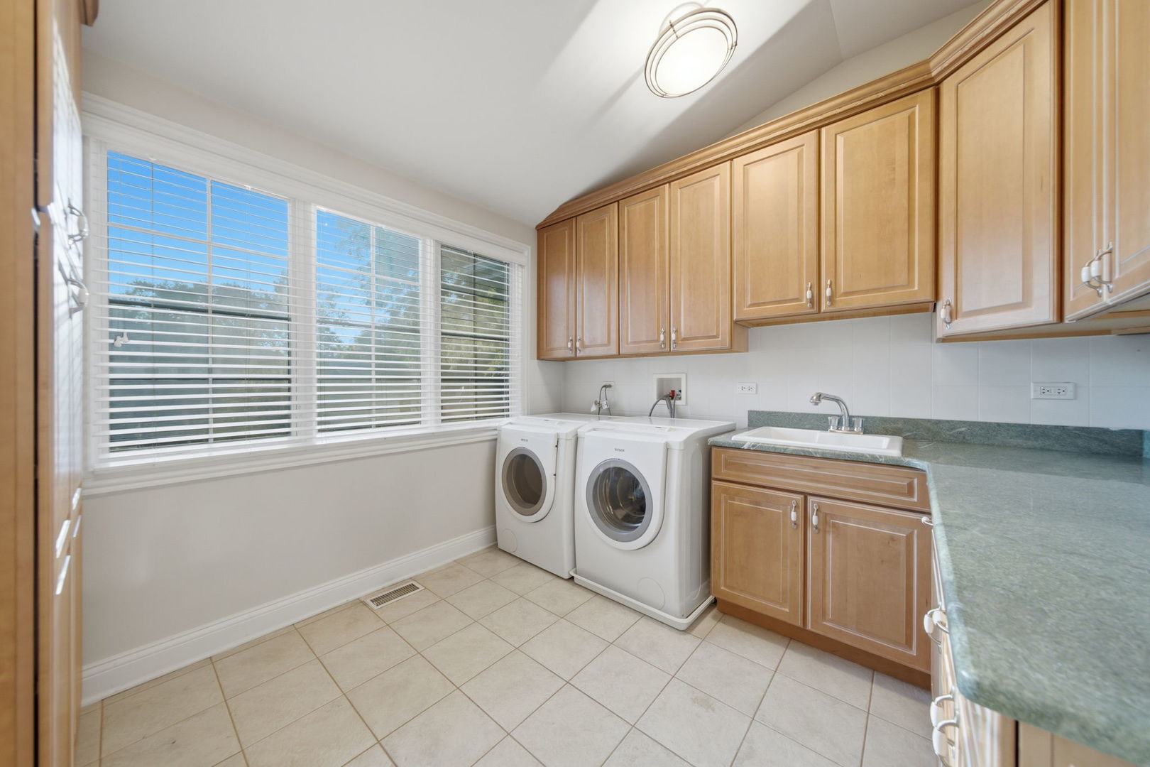 3340 Lakeside Avenue Property Photo 38