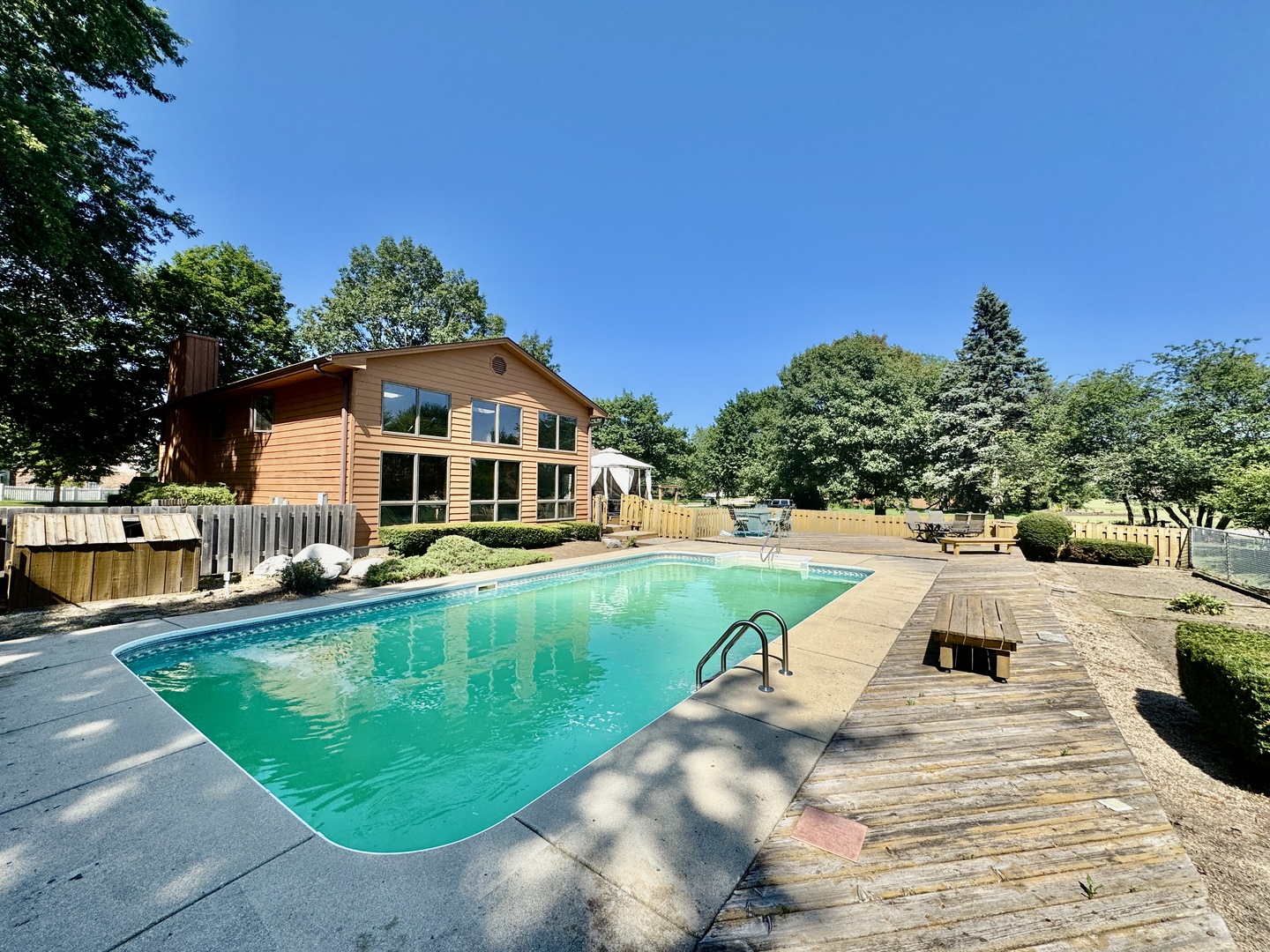 640 Fairway Lane Property Photo 4