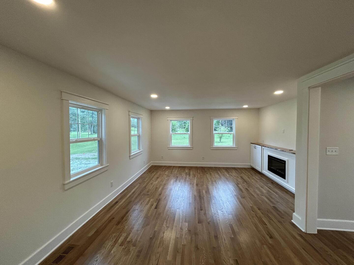 422 E 5th Avenue Property Photo 15