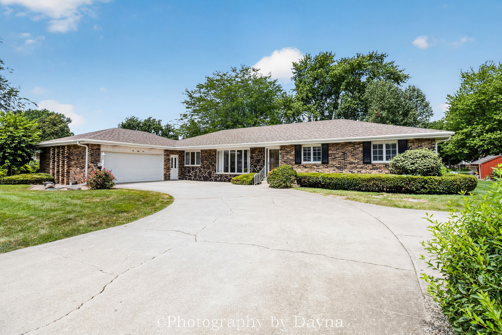 655 West End Drive Property Photo
