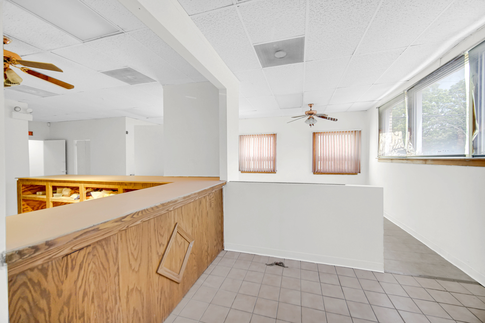 2201 W Roosevelt Road Property Photo 3