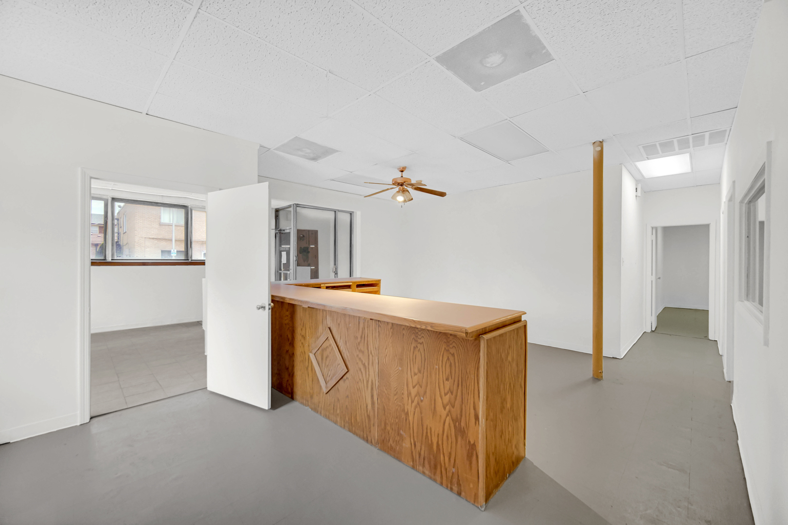 2201 W Roosevelt Road Property Photo 4