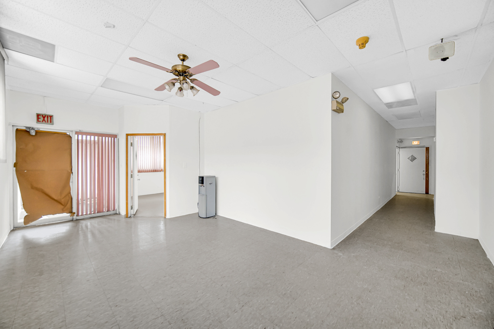 2201 W Roosevelt Road Property Photo 6