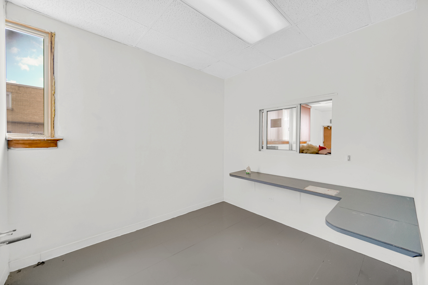 2201 W Roosevelt Road Property Photo 8