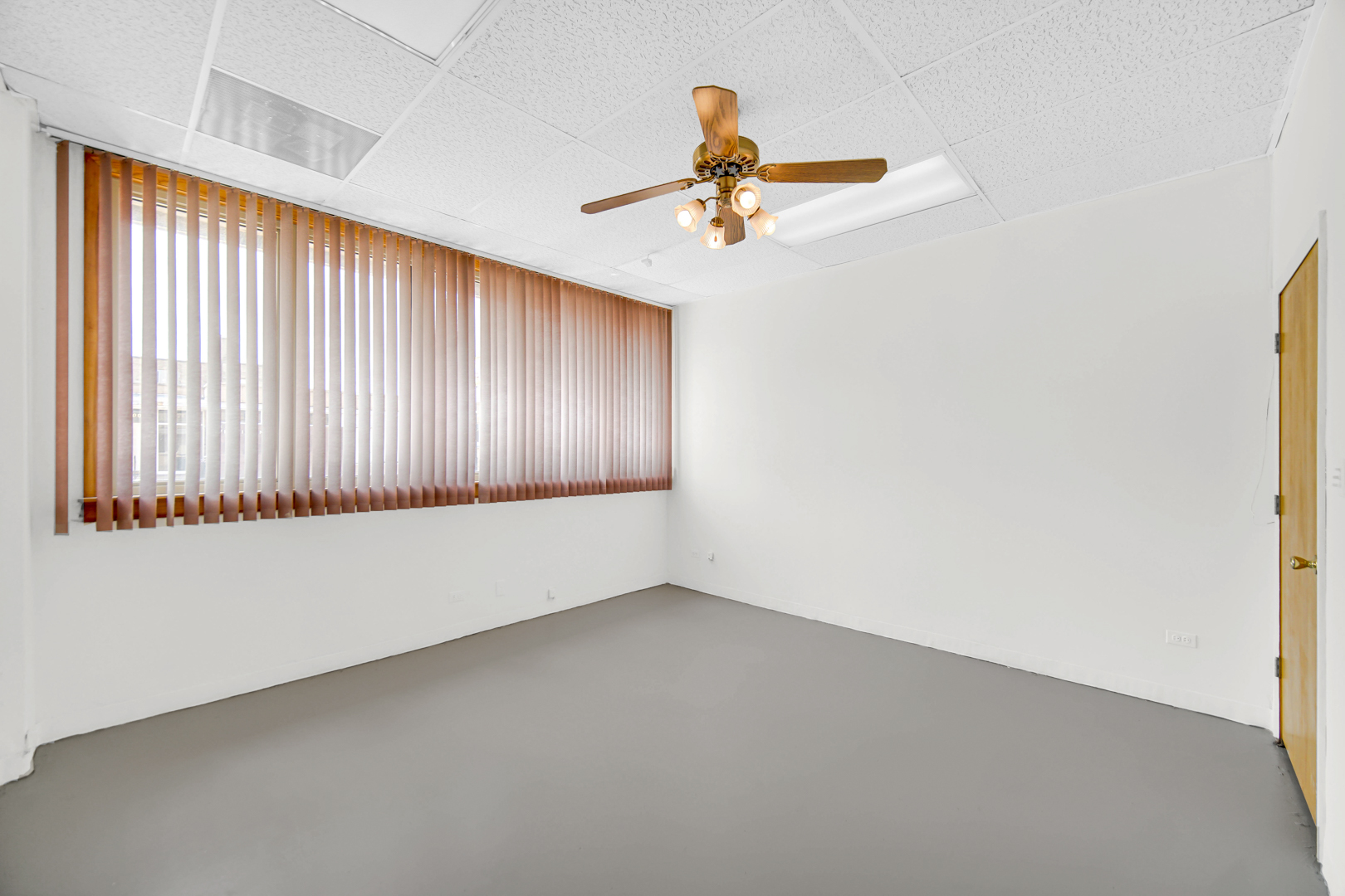 2201 W Roosevelt Road Property Photo 11