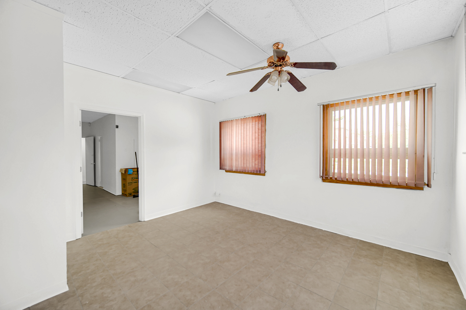 2201 W Roosevelt Road Property Photo 23