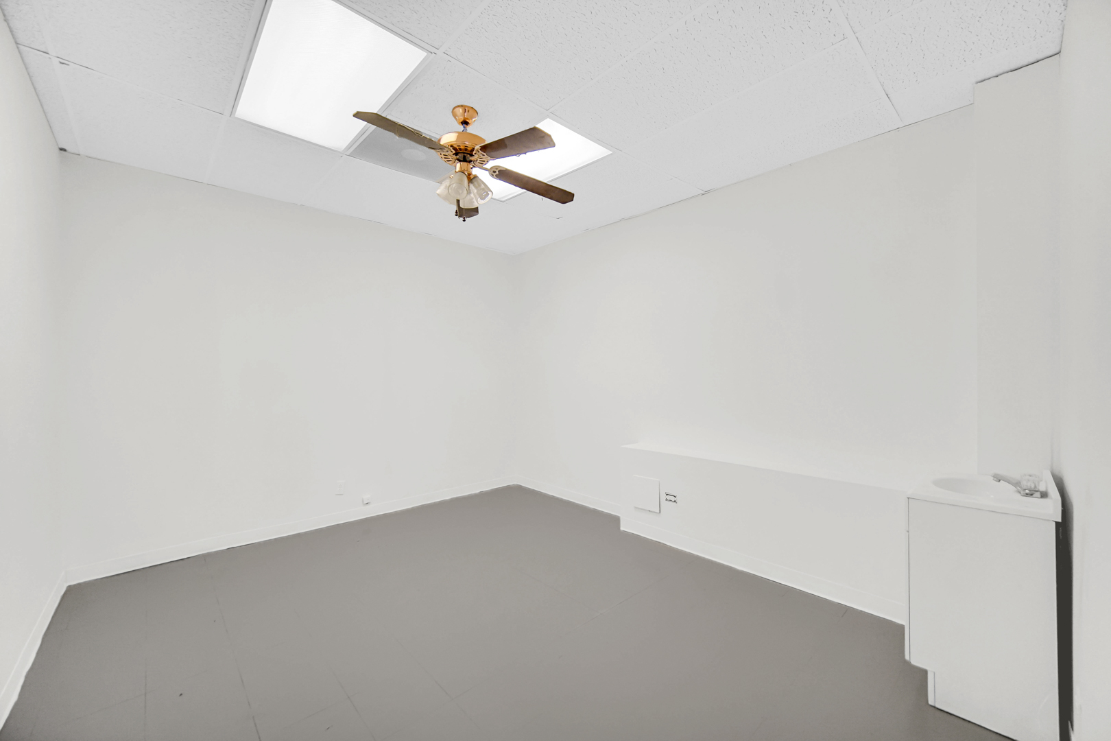 2201 W Roosevelt Road Property Photo 24