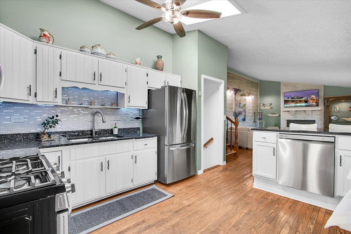 7635 Walnut Avenue Property Photo 4