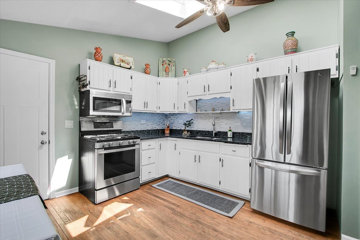 7635 Walnut Avenue Property Photo 11