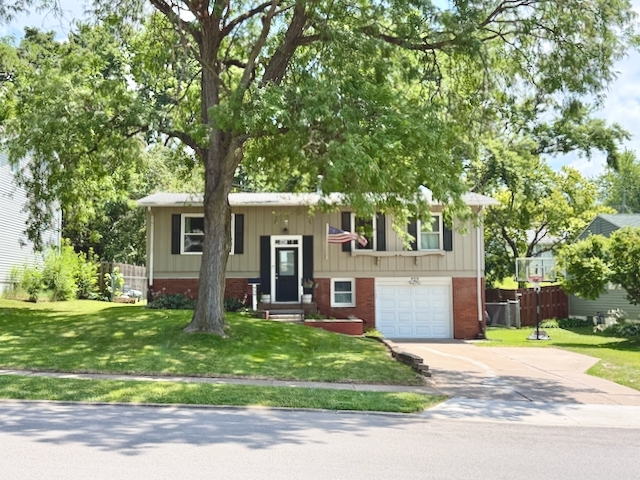 959 N Lincoln Avenue Property Photo 1