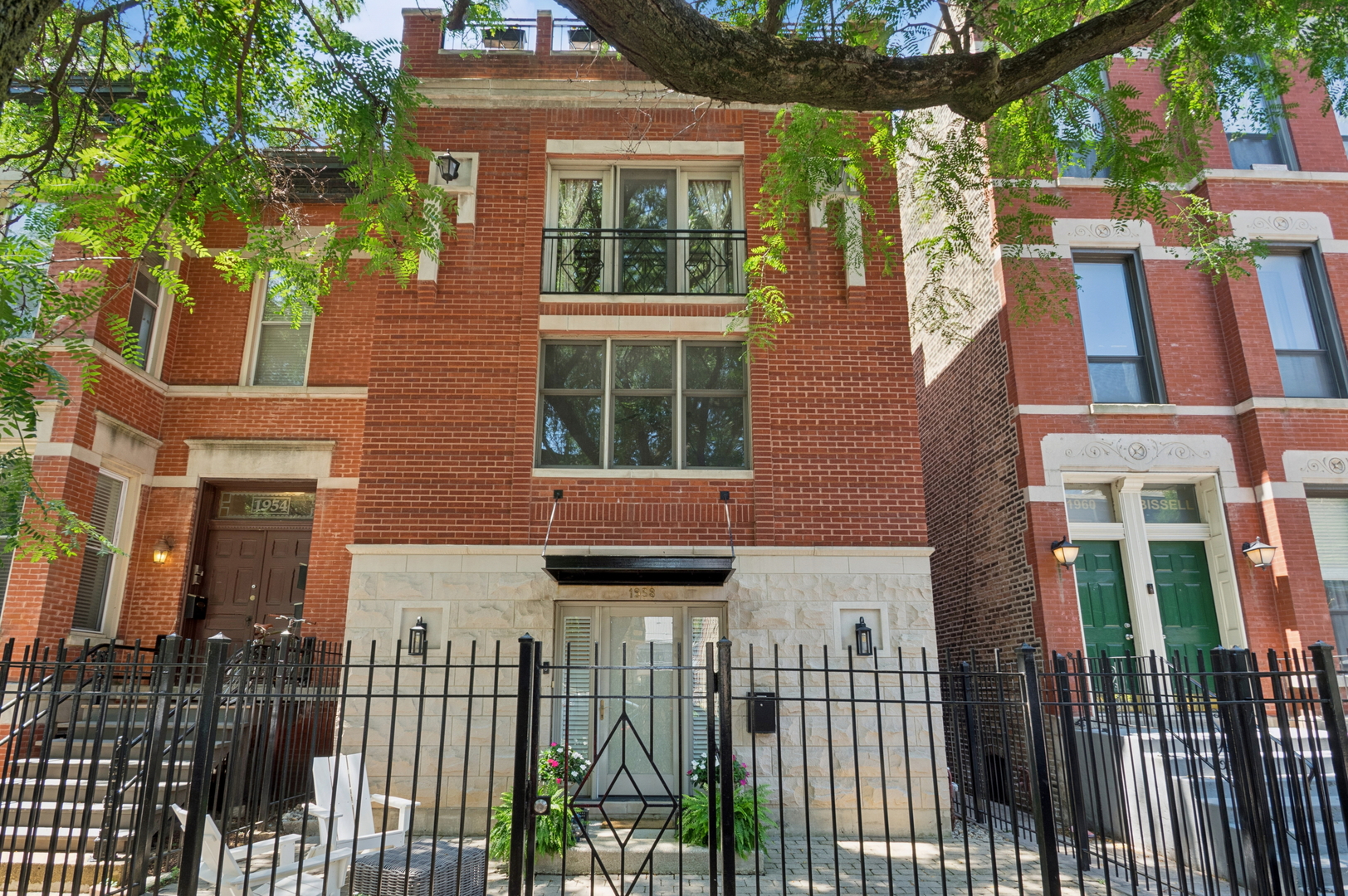 1958 N Bissell Street Property Photo 1