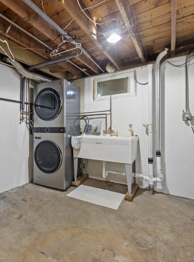 22 6th Street Property Photo 29