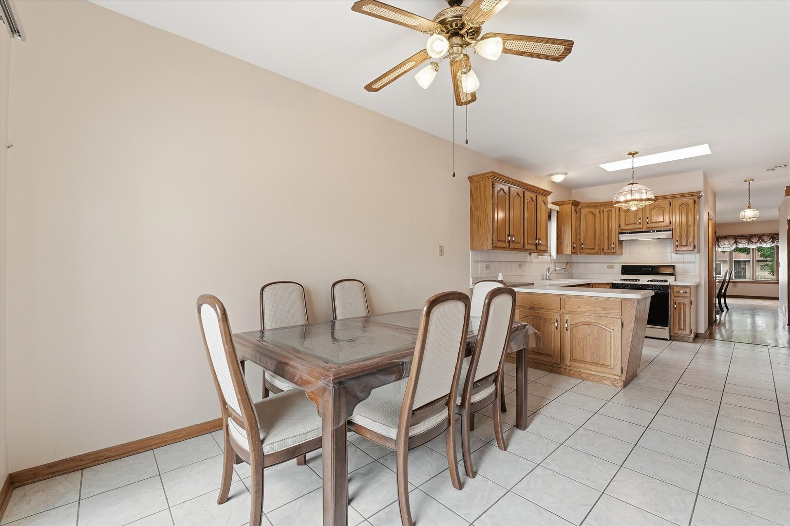 4818 N Sayre Avenue Property Photo 4