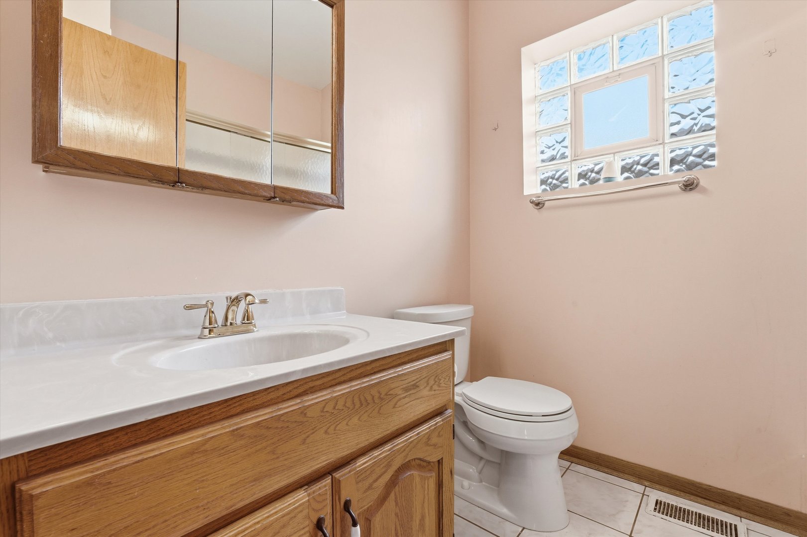 4818 N Sayre Avenue Property Photo 8