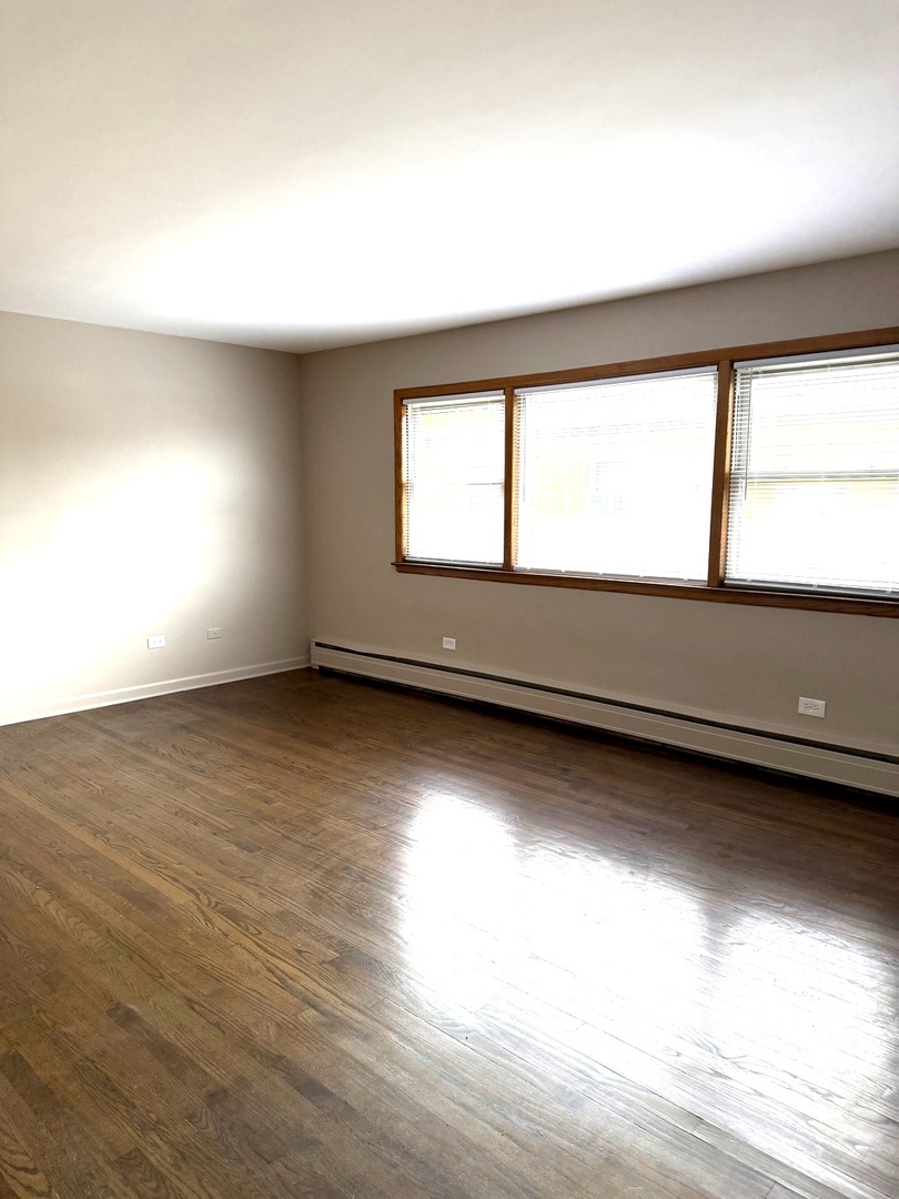 7538 Waukegan Road 2e Property Photo 6