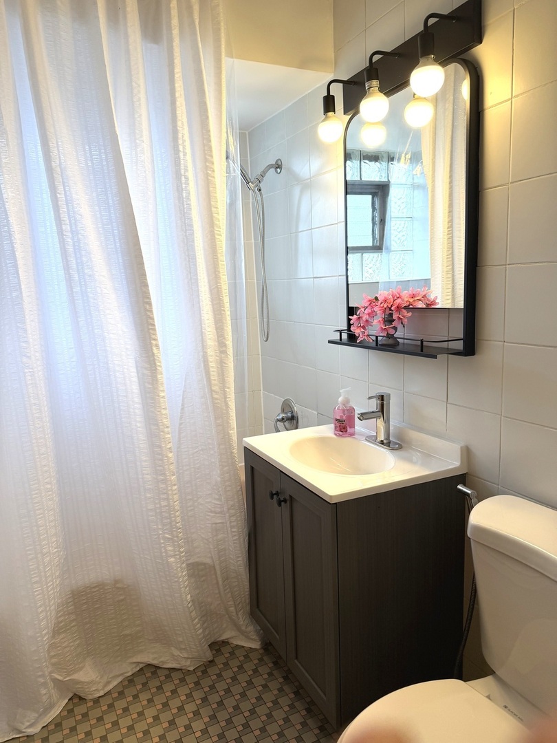 7538 Waukegan Road 2e Property Photo 7