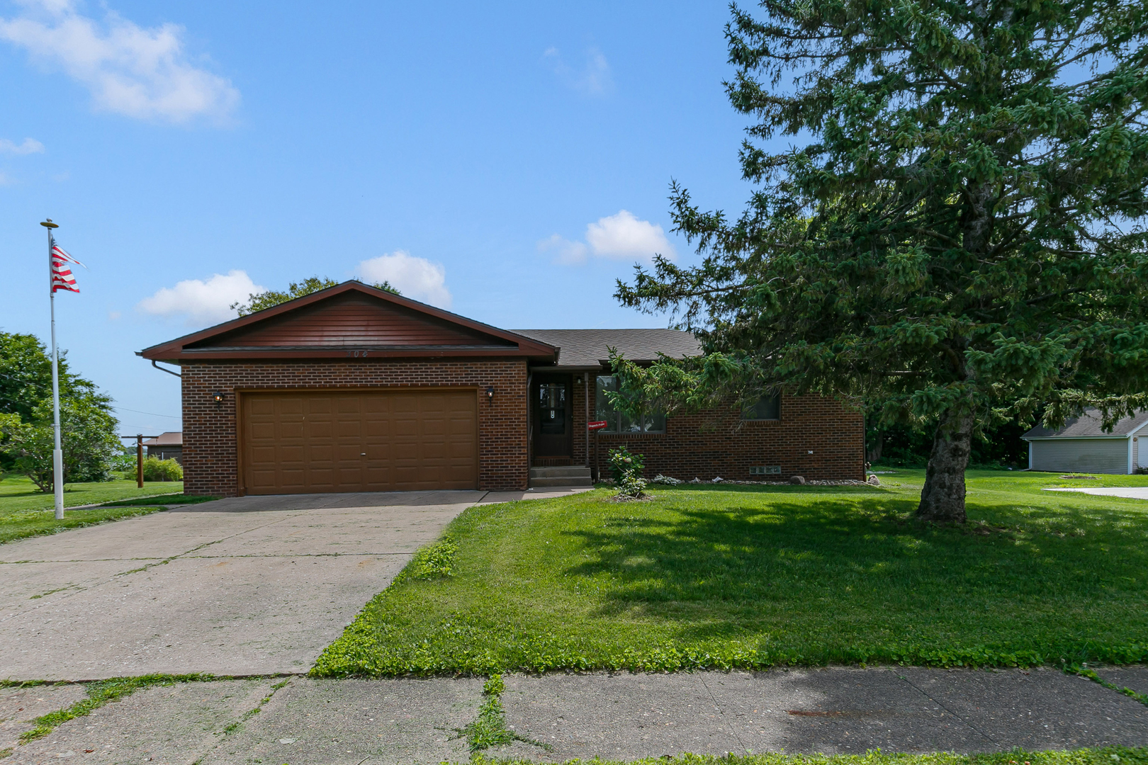 304 1st Avenue Property Photo 1